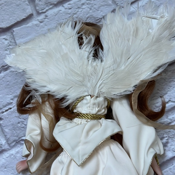 Vintage porcelain angel doll with feather wings - Picture 7 of 11
